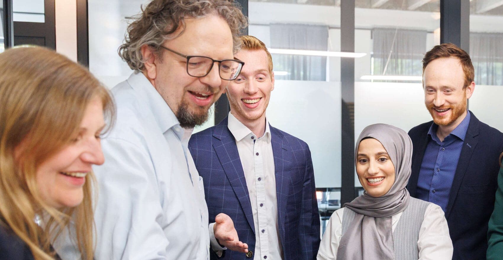 Spezialisierung auf komplexe Branchen und KI-Transformationen